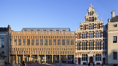 Stadhuis Deventer in de zon