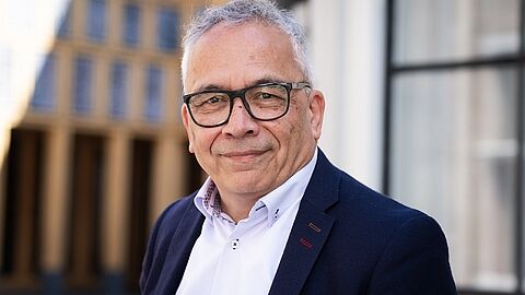 Trouwambtenaar Rob de Jong