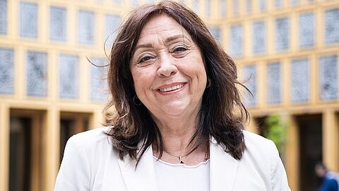 Trouwambtenaar Gemma Peters